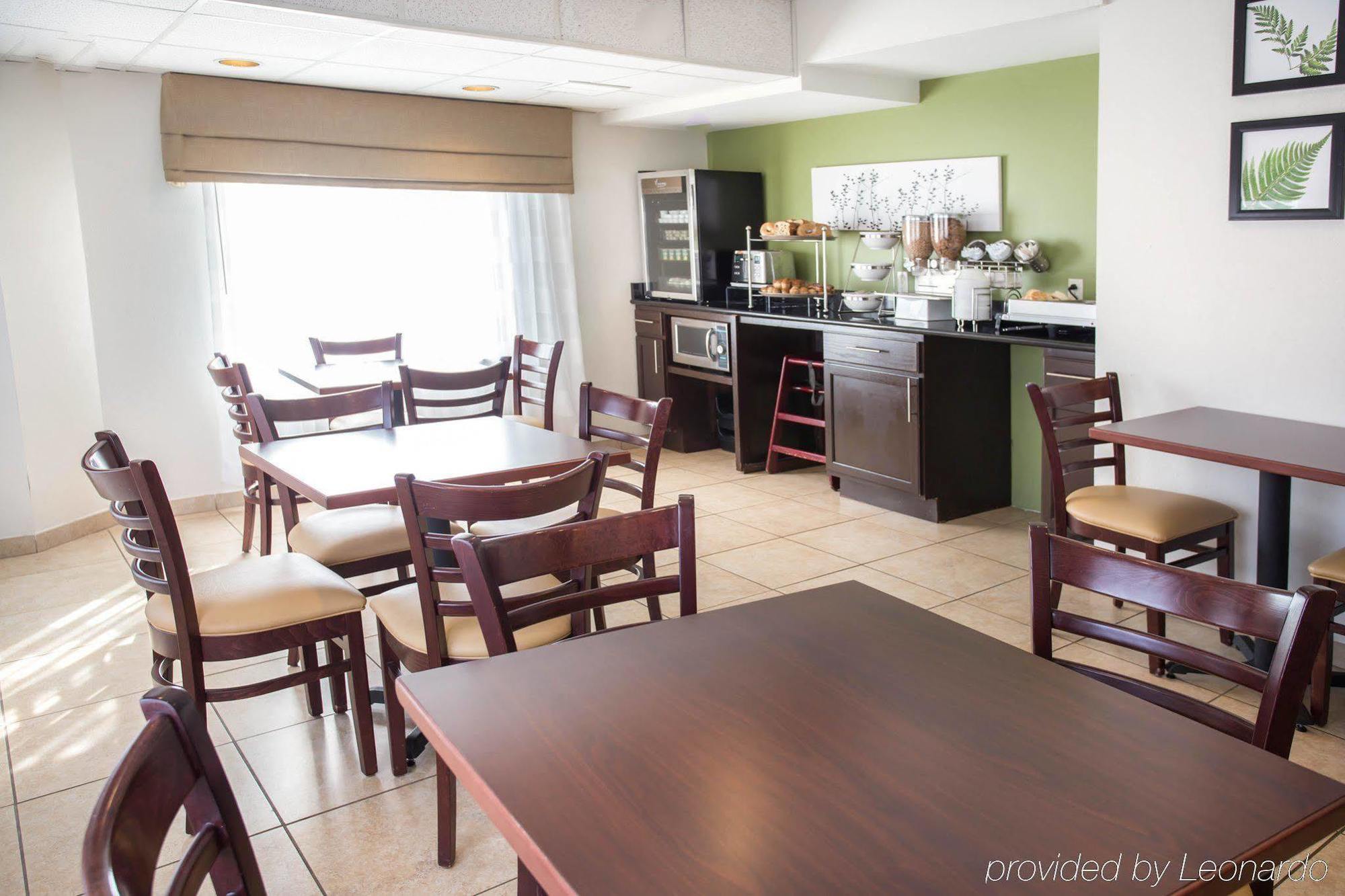Sleep North - Downtown Area Inn 2*