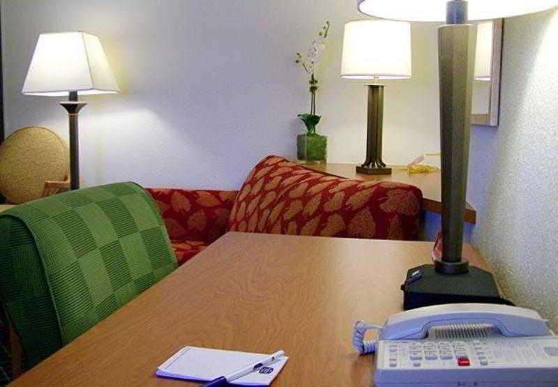 Western Airport - Bna Hotel 3*