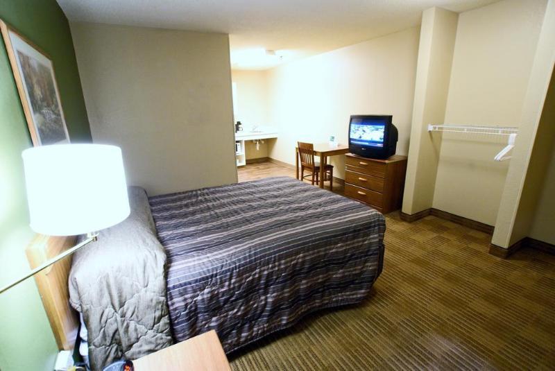 Motel Hometowne By Red Roof - Airport/briley Pkwy
