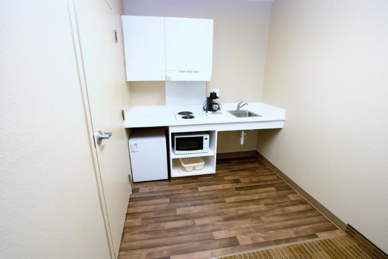 Hometowne By Red Roof - Airport/briley Pkwy Motel Nashville
