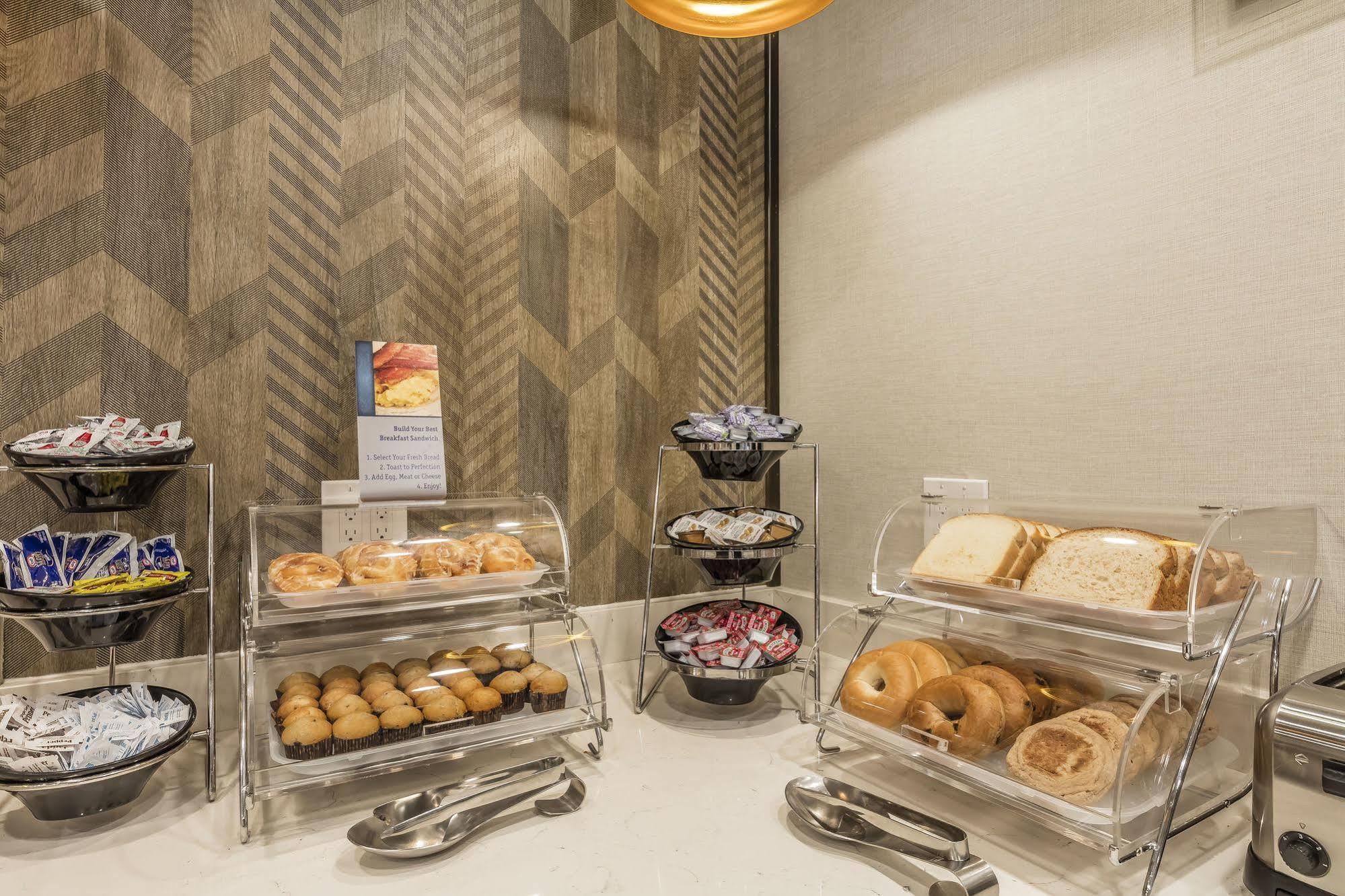 Western Airport - Bna Hotel 3*