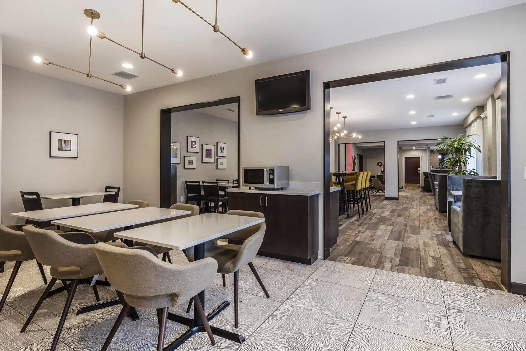 Western Airport - Bna Hotel Nashville