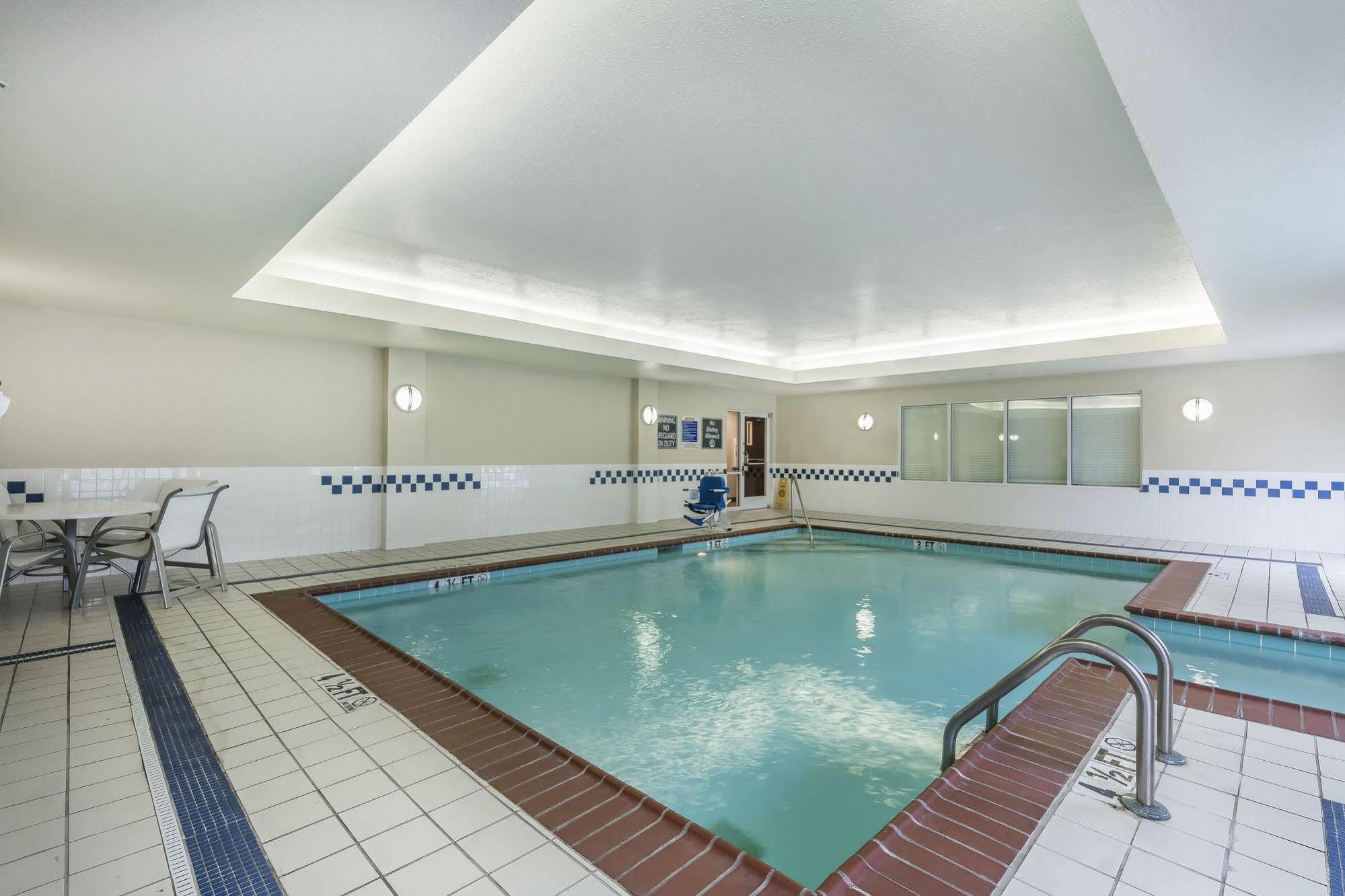 Western Airport - Bna Hotel