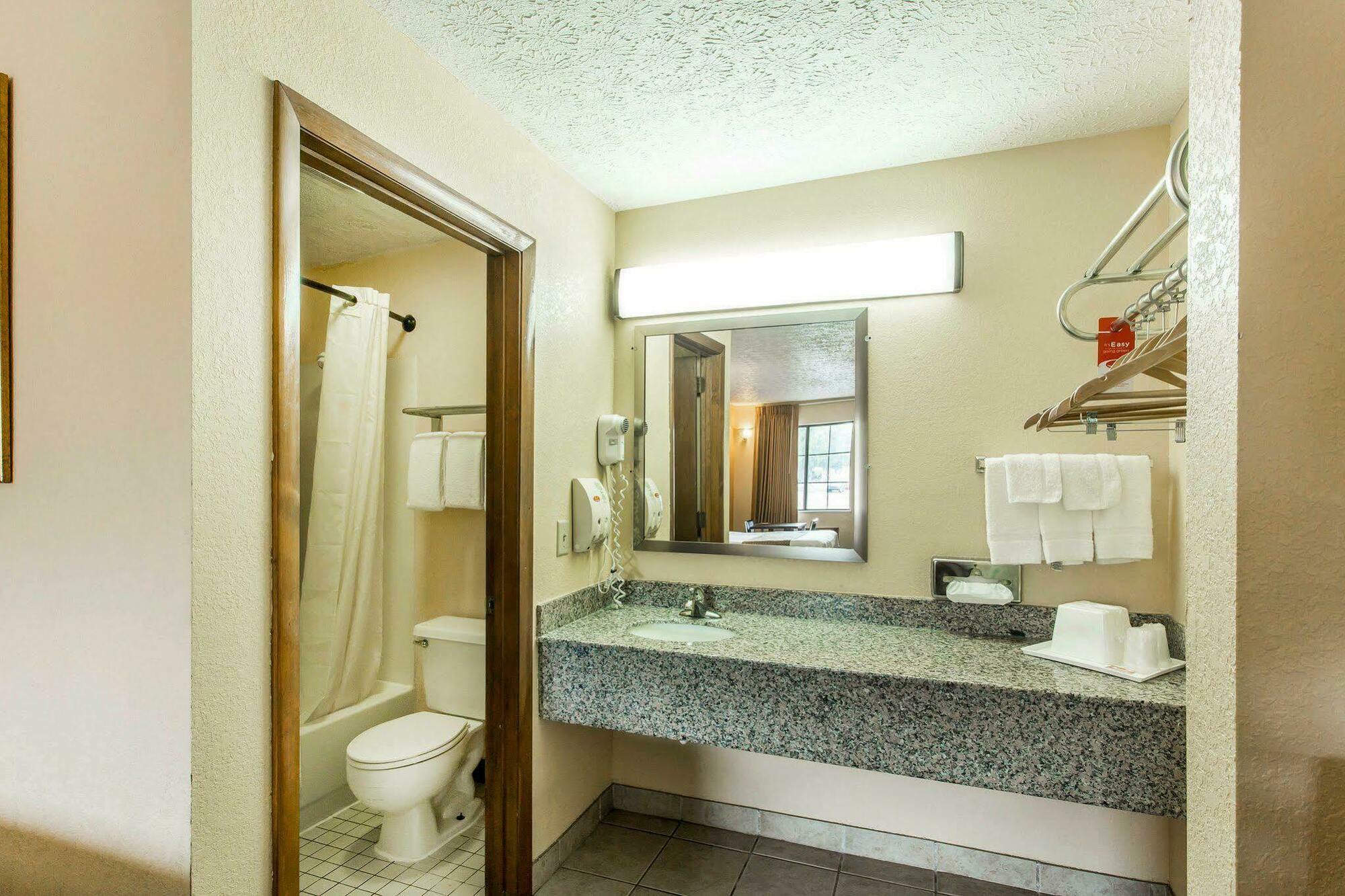 Motel Econo North - Opryland Nashville